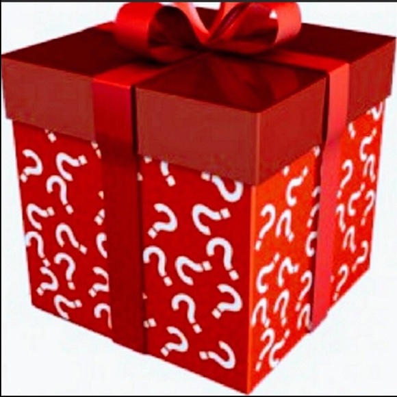 🎁🛍Mystery Box of Michael Kors, Dooney  and Coach Items - Picture 2 of 2